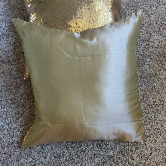 Gold Sequins Pillows x 2 *NEW/UNUSED - Picture 2 of 2